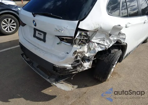 2015 BMW X1 xDrive28I z USA, uszkodzony, nr VIN WBAVL1C56FVY34762